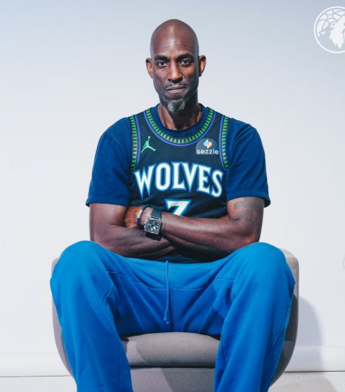 [NBA] 미네소타 팀버울브스도 89년 공개한 늑대로고와 케빈 가넷 시대에 대한 존중을 담은 차기시즌 새로운 유니폼 등을 ...