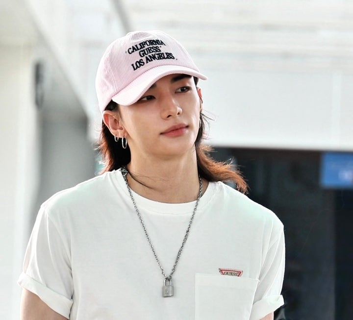 스트레이키즈 현진 게스(GUESS) 공항패션 아이템! 여름 청바지...