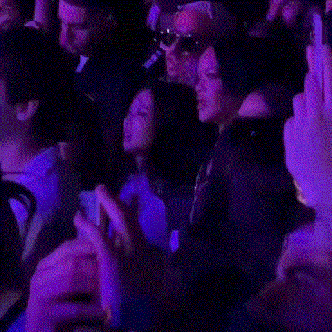 뉴욕 페스티벌에서 공연하고 리한나랑 같이 에이셉 라키...