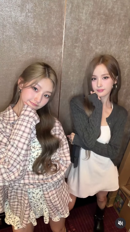 키스오브라이프 하늘 인스타그램 속 셔츠 패션 옷, 게스 GUESS...
