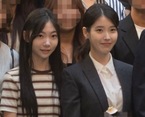 아이유, 경호원 결혼식 깜짝 축가...의리와 진심으로 빛난...