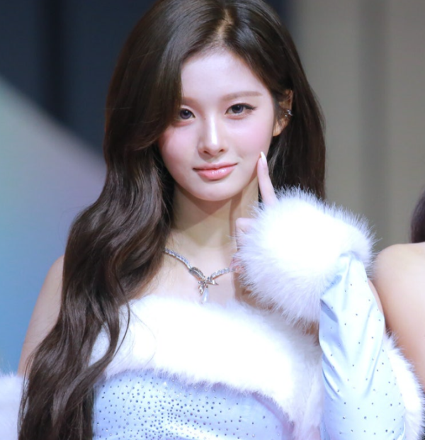 엔믹스 설윤 "내가 무대 서고 싶었다"…JYP 혹사 논란에 직접 입 열었다