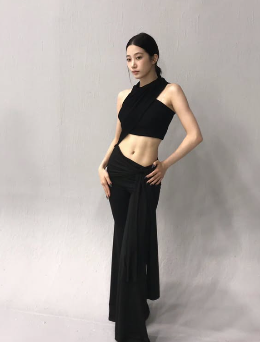 소금빵 못 끊는데 11자 복근 카즈하, 좋아하는 빵 안 끊고...
