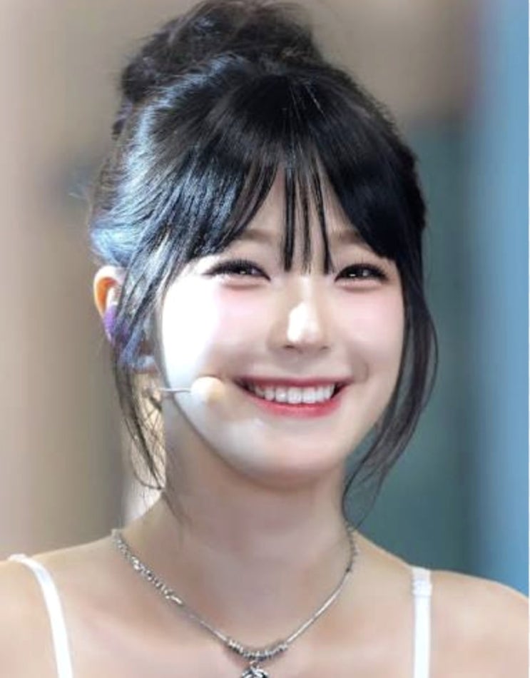 이효리 이후에 최고의 눈웃음 프로미스나인 백지헌