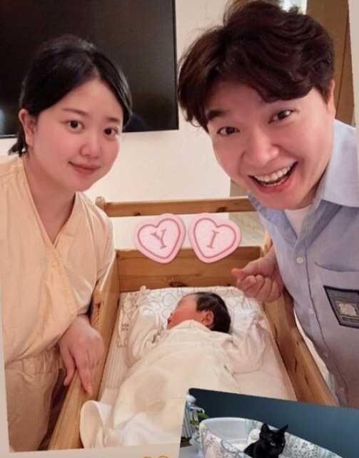 박수홍♥김다예 딸 재이 신발장 공개, "슈즈만 800만 원" 갑론을박