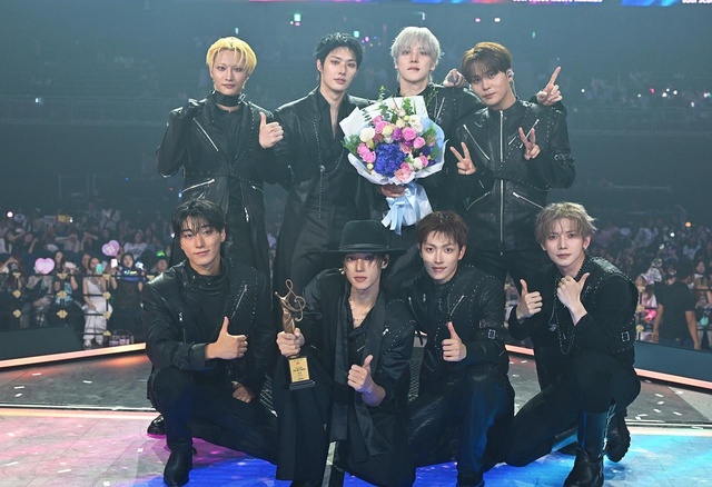에이티즈가 대상 'Grand Prize'를 수상 K-POP 음악...