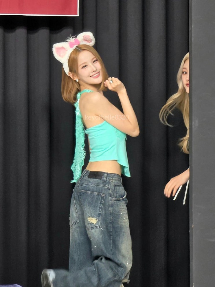 키스오브라이프 벨, 쥴리, 팬 사인회 속 패션 정보 : 비엔프롬...
