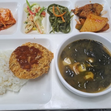 화성·용인·평택·수원·안양 구내식당 식단 공개｜직원 만족도를 높이는 위탁급식 운영 사례 대표 이미지
