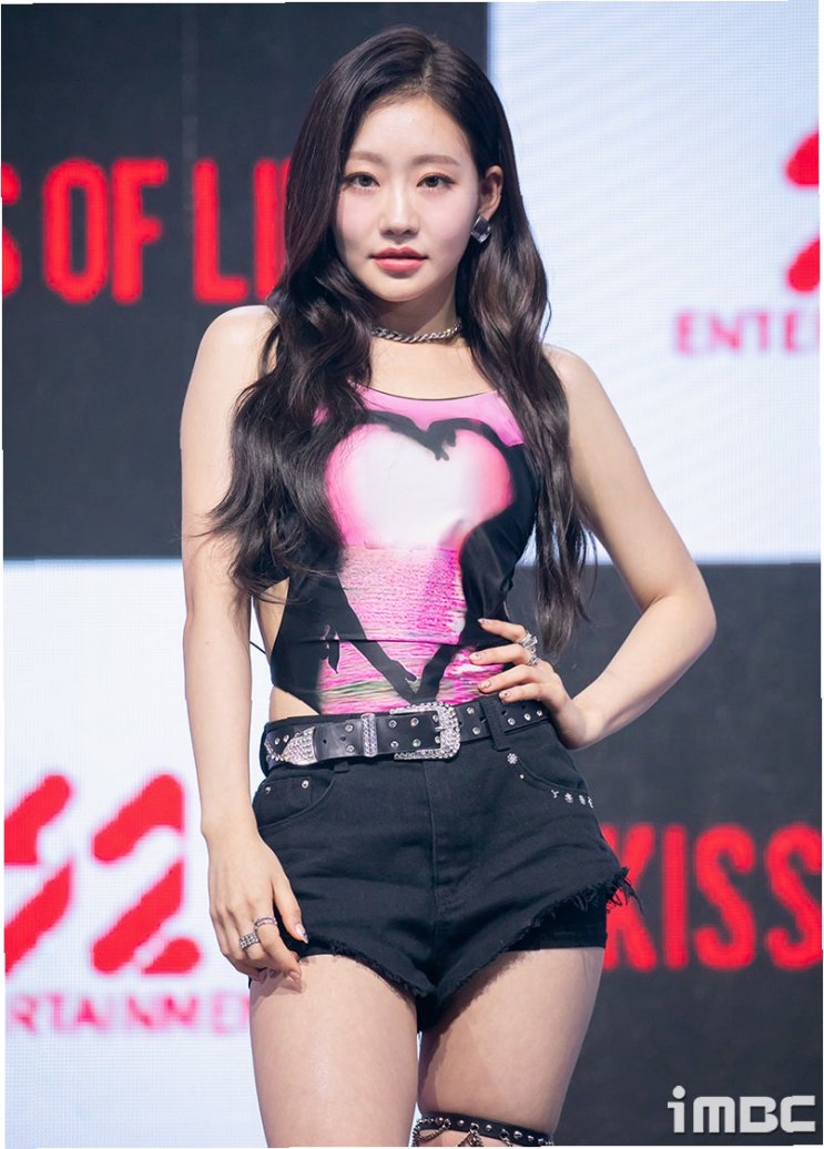 키스오브라이프 쥴리, 장난꾸러기 매력 발산! 태국 팬미팅...