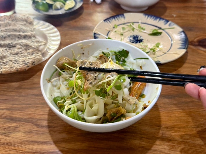 [베트남/다낭] 고소하고 진한 중부식 면 요리 맛집, 미꽝 바무아