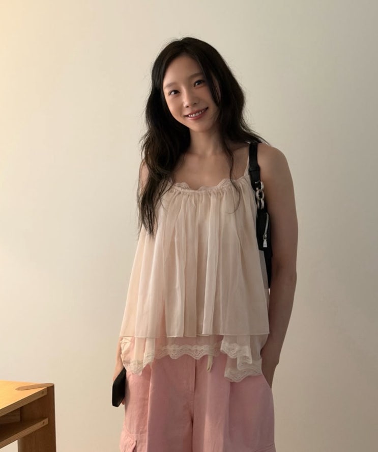 36세 태연, 핑크 바지 입고 여전히 소녀같은 분위기