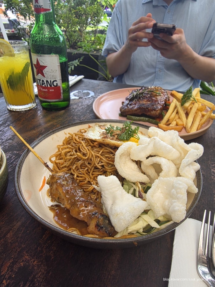 [발리 맛집] 폭립&미고렝이 맛있는 감성 레스토랑 Warung Bejana Uluwatu ....