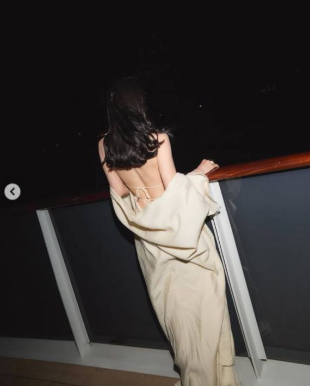 "가디건 벗었더니..." 송혜교 노출 충격 드레스