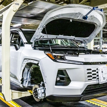 "없어서 못 판다" 주문 폭주하자 생산까지 늘린 SUV…대체 무슨 차길래?