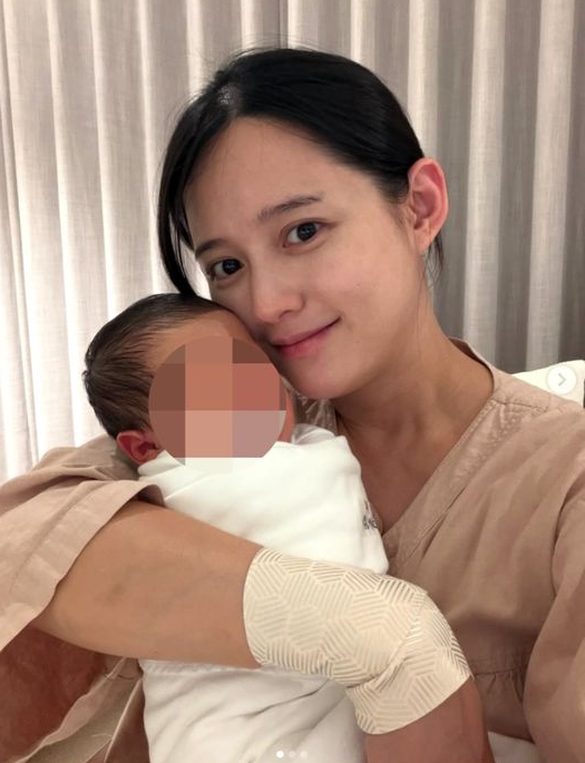 남보라 아들 생후 10일, "코가 엄마랑 똑같아"
