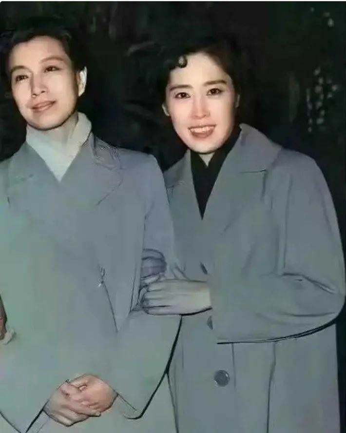 진주 목걸이 vs 탁구공 목걸이  중난하이 두 여인의 23년, 우정은 어....
