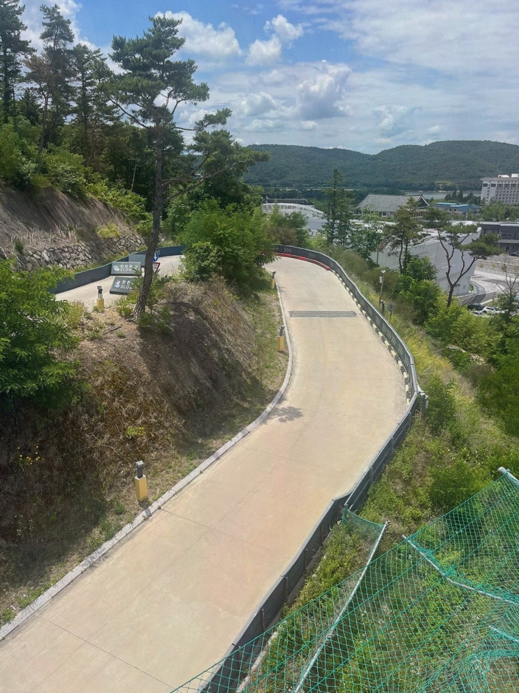 경주루지월드에서 즐기는 경주 루지 체험, 리프트로 기대감 먼저 터져요