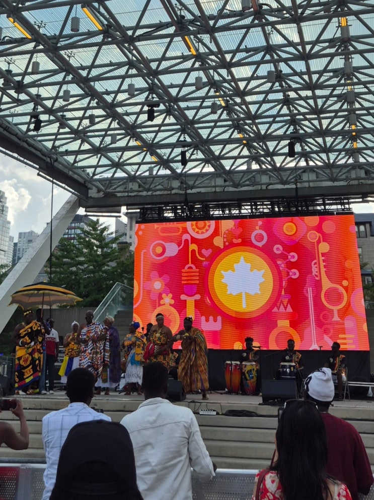 캐나다데이 토론토 시청광장 구경 | Nathan Phillips Square