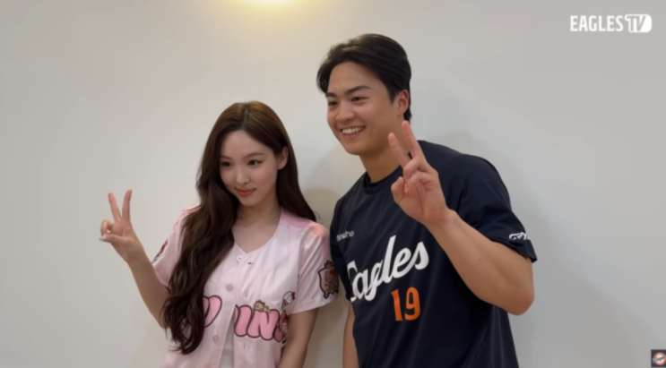인형 사러 택시 탄 왕옌청, 11년 차 원스 찐팬 모멘트가...
