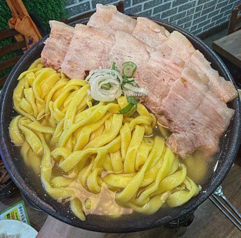대봉칼국수보쌈 광화문 맛집, 오징어보쌈이 데이트를 맛있게