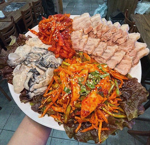 [대봉칼국수보쌈] 광화문 맛집, 단체 회식에 딱 맞는 보쌈칼국수