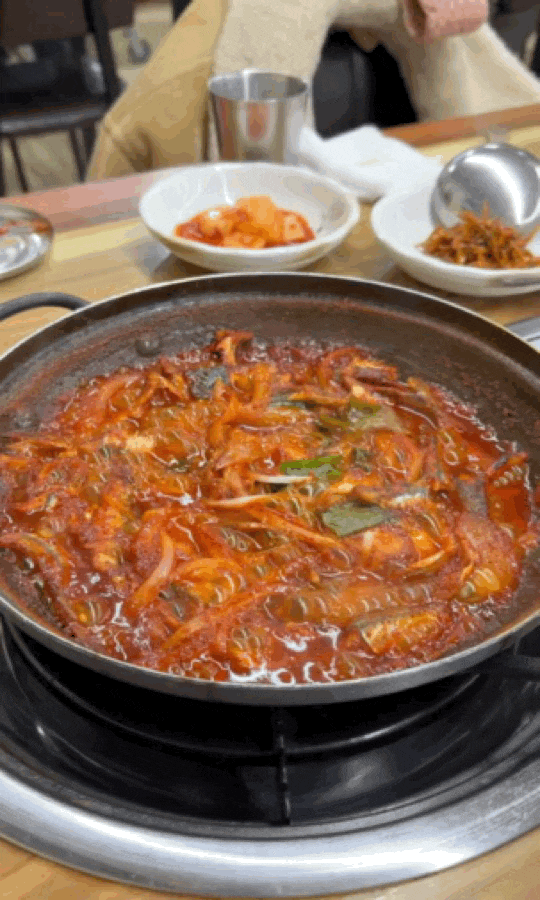 남해 독일마을 맛집 동천식당 자극적이지 않고 개운했던 멸치쌈밥 ....