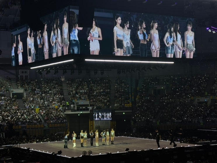 트와이스 TWICE 〈THIS IS FOR〉 WORLD TOUR FINALE in SEOUL...