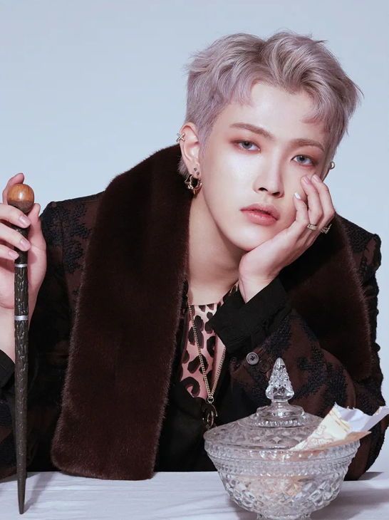 에이티즈(ATEEZ) 홍중 프로필 나이, 학력, 키 총정리! 그룹을...