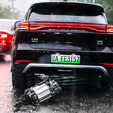 "앞 차가 모터를 낳았어요" BYD, 침수 도로서 황당 사고 발생