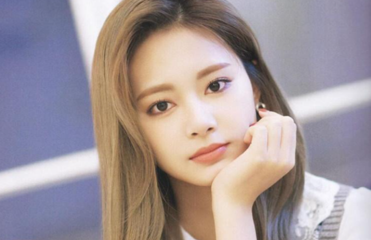 트와이스 쯔위, 11년 만에 JYP와 결별…완전체 활동은 계속