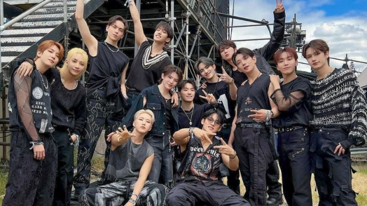 세븐틴, 13인 전원 두 번째 재계약…K팝 역사에 또 하나의 이정표