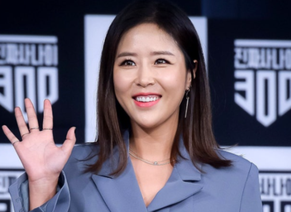 신지 KT 시구 논란 사과, 축하공연도 결국 취소