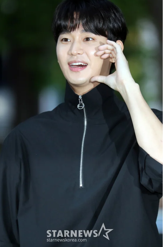 [단독]김수현, 직접 복귀 선언…작품 출연 제안만 40여편 '우르르'