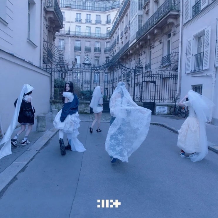 아일릿 ILLIT - MAMIHLAPINATAPAI