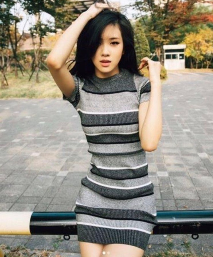 "이 사람이 로제였다고?" 흑발 사진 한 장에 뒤집어진 커뮤니티