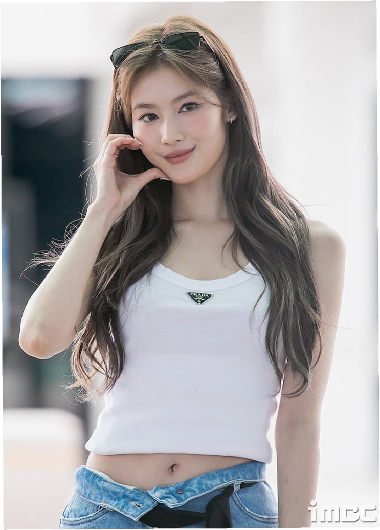 사나, 스크린 첫 발걸음: 한일 합작 로맨스 판타지로 팬들 설렘...