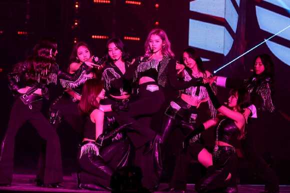 트와이스(TWICE) 재계약 어디로 - 쯔위 가족회사설 · 나연...