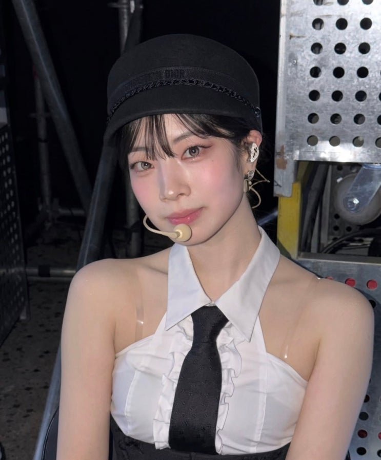 트와이스 다현, 무대 뒤에서도 빛났다 청순 비주얼로 팬심 또...