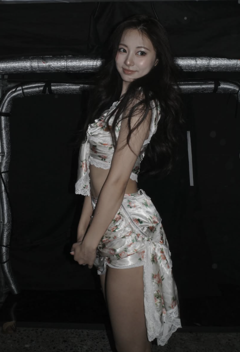 "우리 오래오래 함께하자" 쯔위, 이적설 속 원스에게 남긴 진심