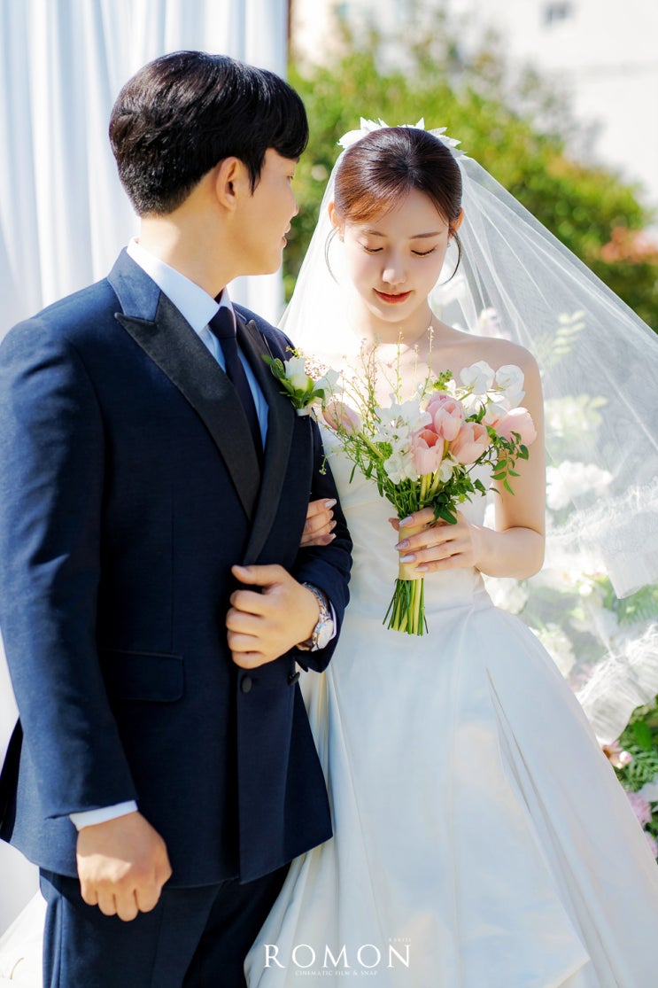 전주 본식스냅, 전주 전동성당 결혼 웨딩영상까지 함께해요.