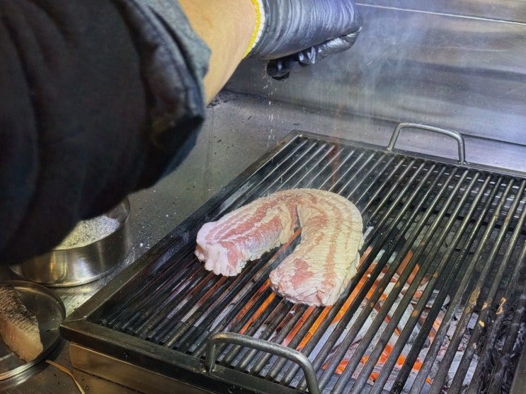 은평구고기맛집추천, 옥탑방에서 짚불향 옥상감성으로 불멍까지 제대로