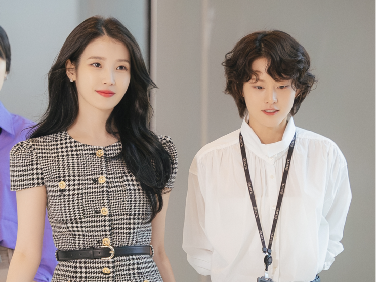 아이유·이연 서촌 목격담에 소속사 초고속 대응... “열애설...