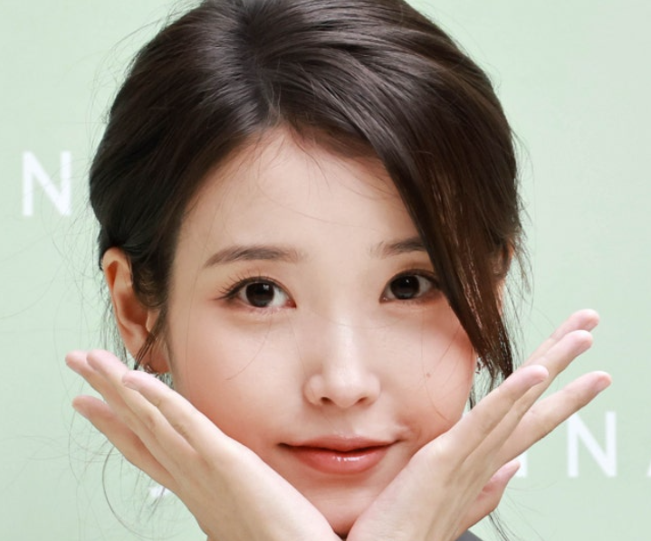 "아이유 활동 전면중단"원인모를 희귀병 정체..?