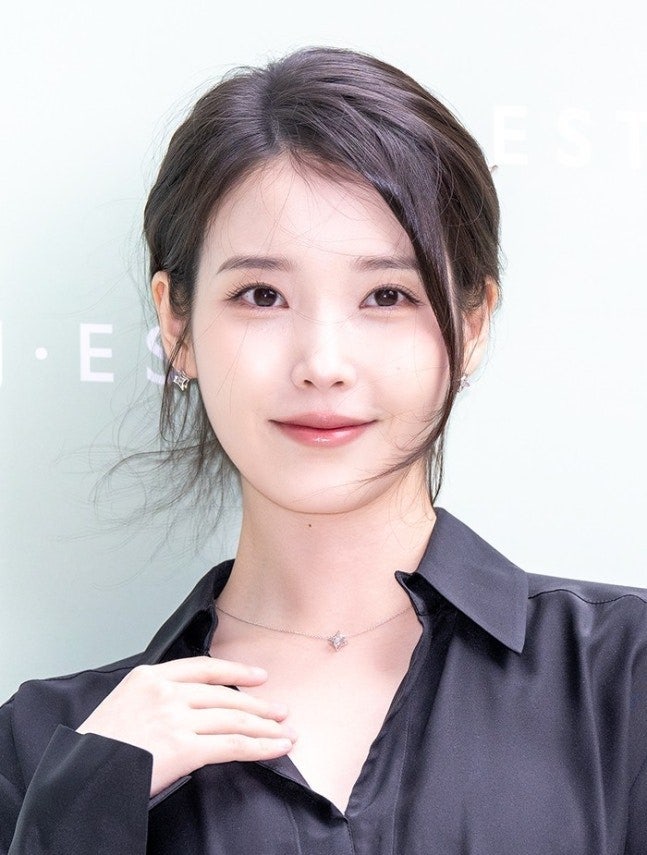 "악플러 @7h***을 찾아달라"…아이유, 美법원까지 간 이유는?