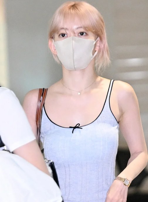 르세라핌 공항 사진, 하필 7월 19일에 터진 이유가 있었습니다...