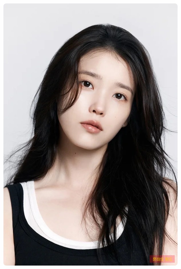 아이유 콘서트 결국 취소…귀 질환 악화로 활동 연기, 팬들이...