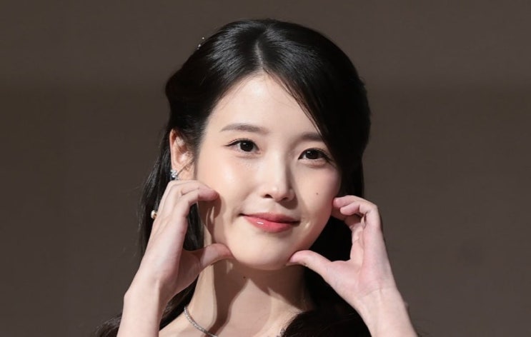 아이유, 전국투어·정규 6집 잠정 연기…더 좋은 무대를 위한...