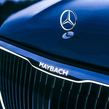 "SUV 끝판왕이 돌아왔다" 603마력 V8 얹은 마이바흐 GLS680 공개!