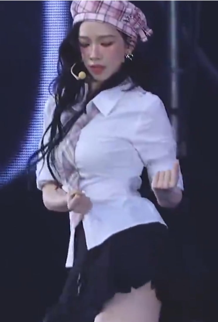 셔츠 내구성 테스트 보는 기분 ㅗㅜㅑ 에스파 카리나 묵직하게...