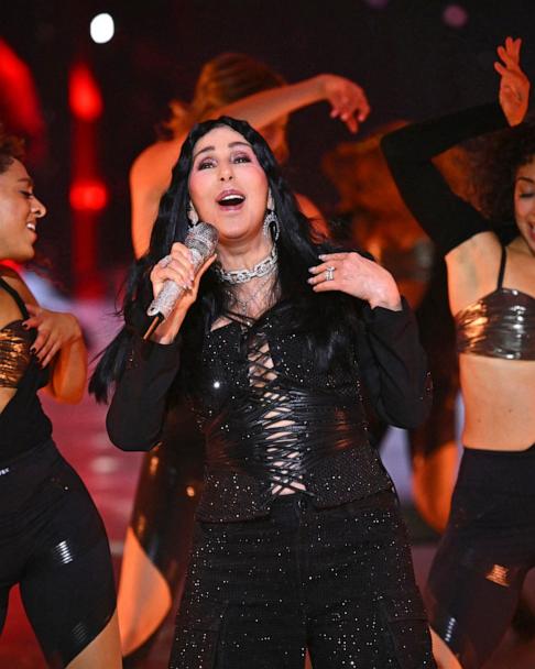 Cher- Strong Enough/Believe (Live on Victoria’s...